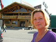 Trudi Renoldi und ihre neue "Wildstuben" (©Foto: Martin Schmitz)